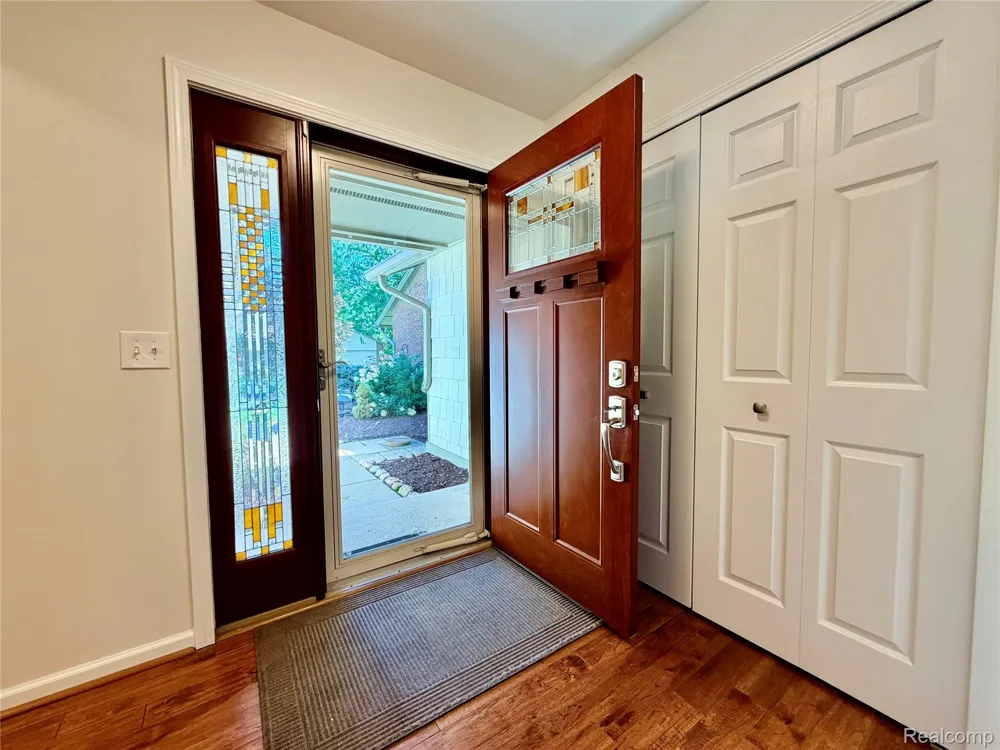 48148 Colony Farm Circle Circle Plymouth City, MI 48170
