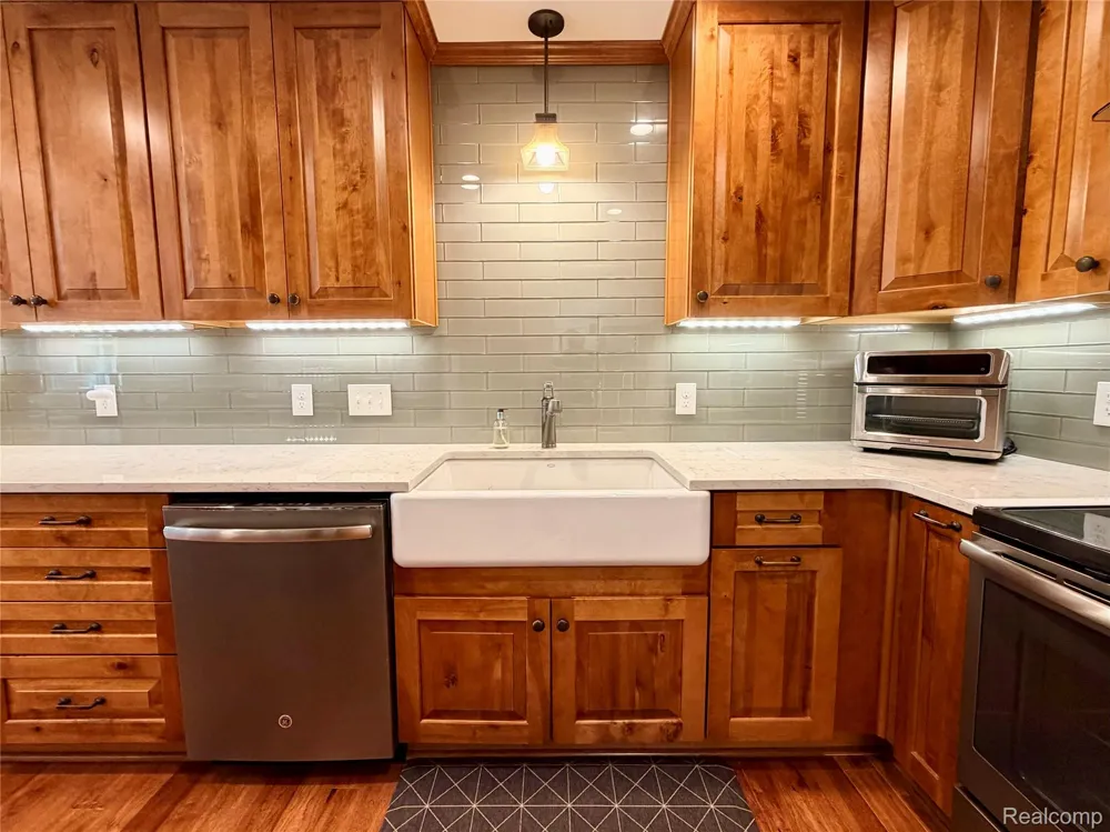 48148 Colony Farm Circle Circle Plymouth City, MI 48170