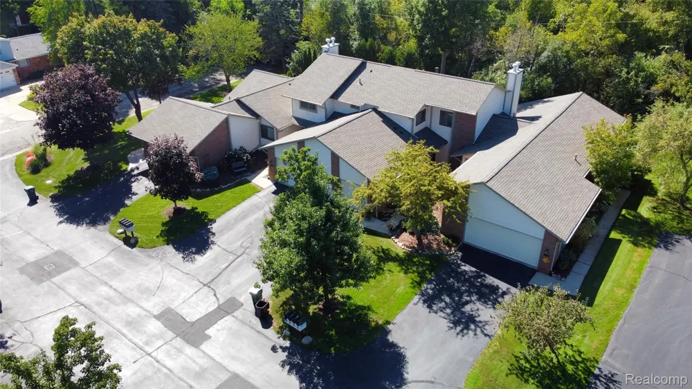 48148 Colony Farm Circle Circle Plymouth City, MI 48170
