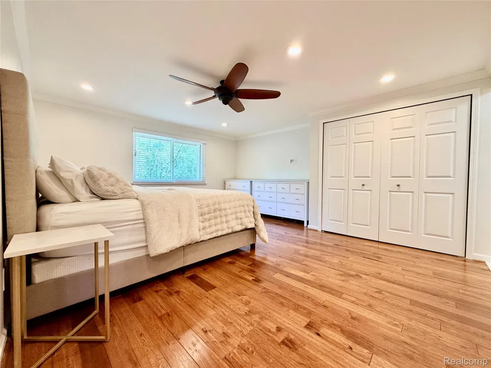 48148 Colony Farm Circle Circle Plymouth City, MI 48170