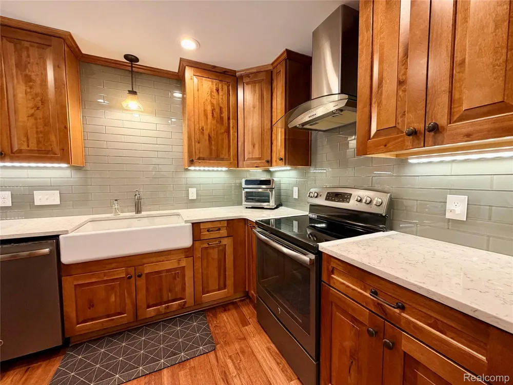 48148 Colony Farm Circle Circle Plymouth City, MI 48170