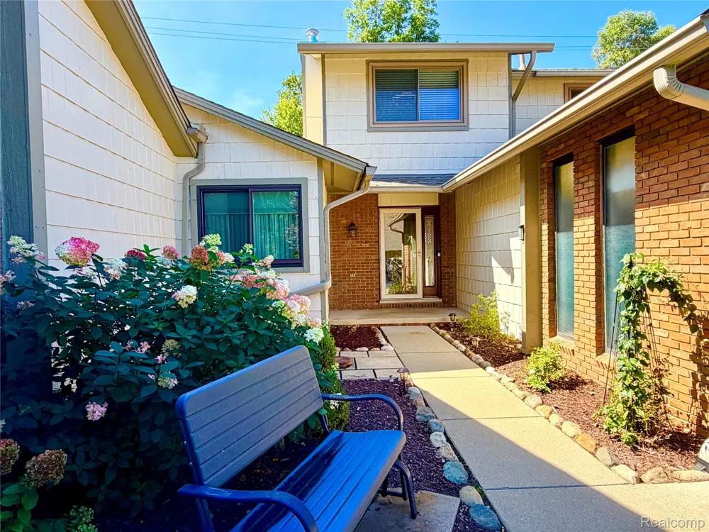 48148 Colony Farm Circle Circle Plymouth City, MI 48170