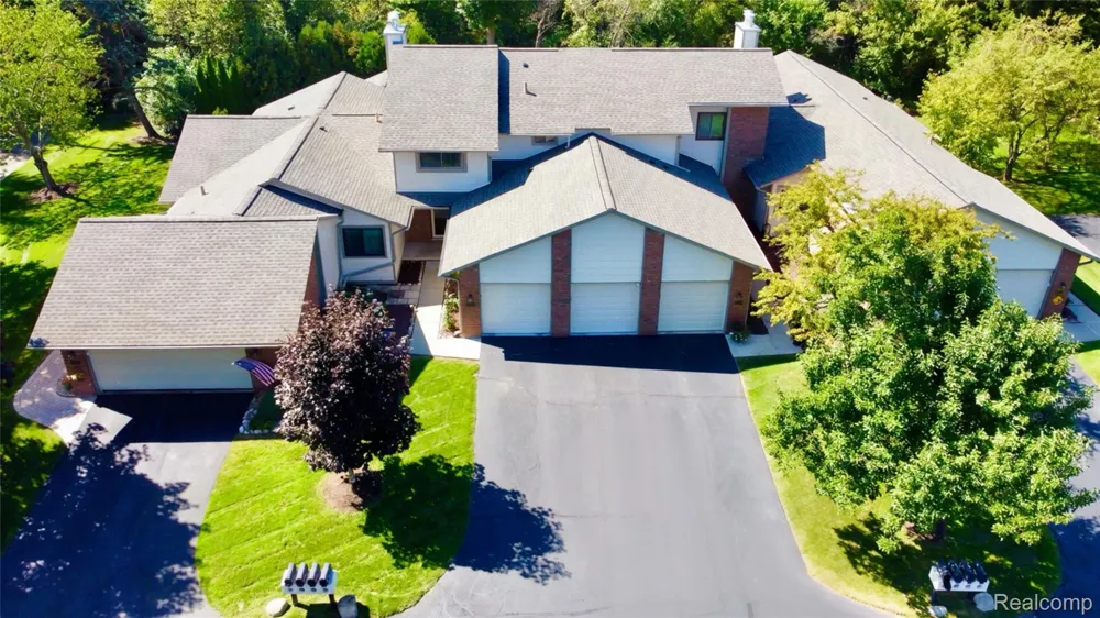 48148 Colony Farm Circle Circle Plymouth City, MI 48170