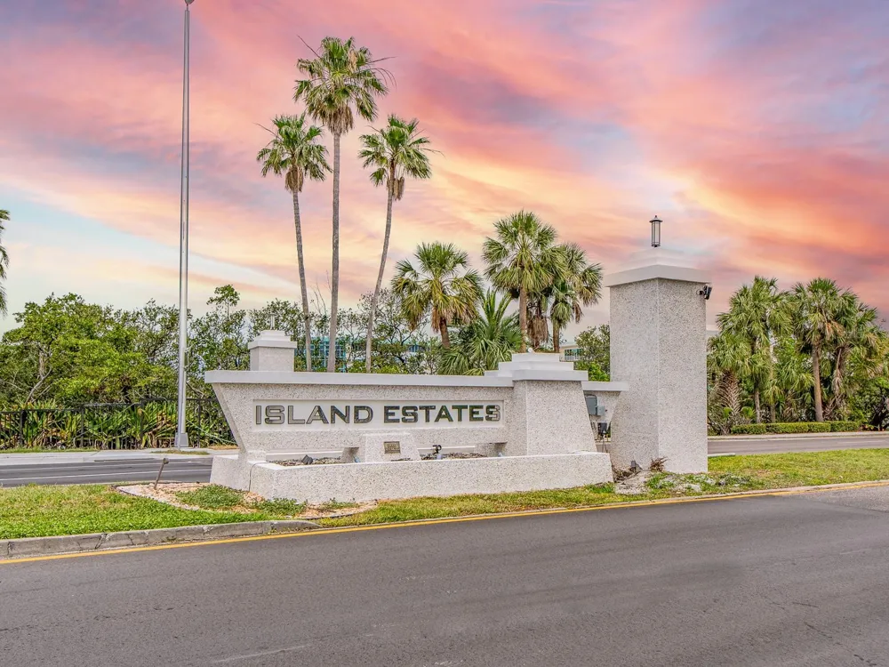 770 ISLAND WAY #N103 Clearwater, FL 33767