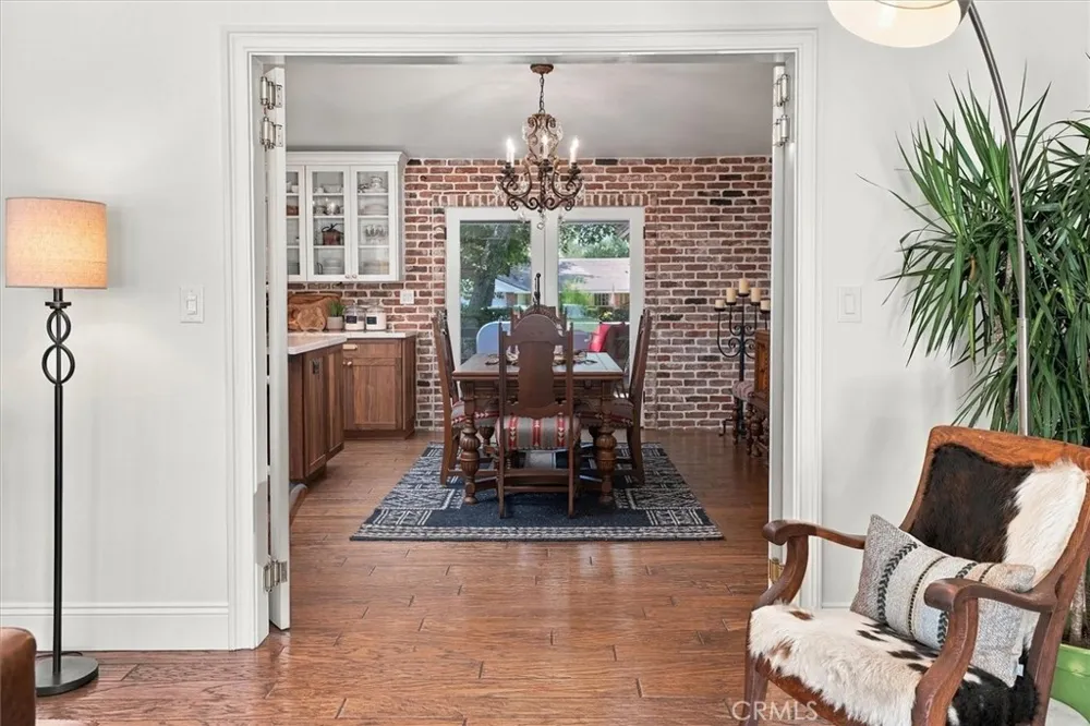 15737 Warm Springs Canyon Country, CA 91387