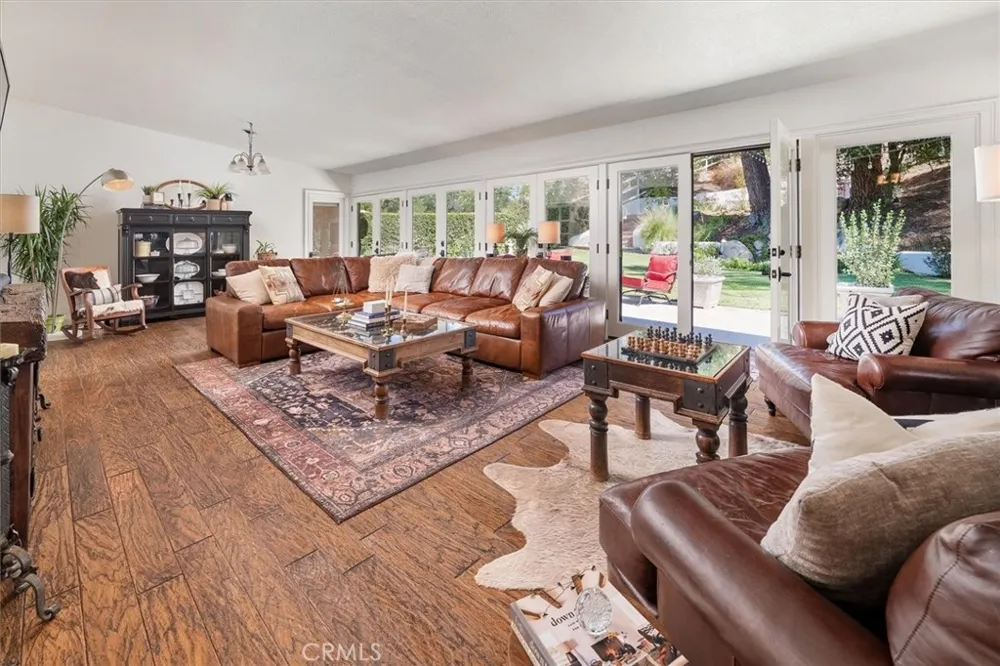 15737 Warm Springs Canyon Country, CA 91387