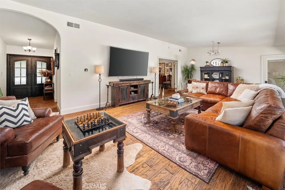 15737 Warm Springs Canyon Country, CA 91387