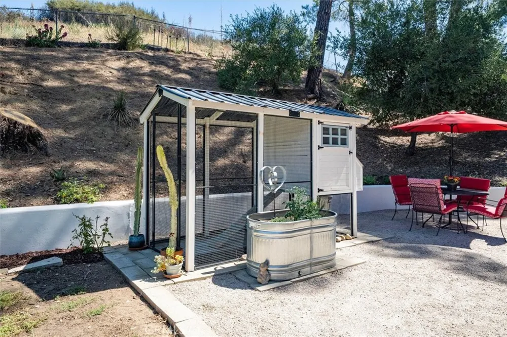15737 Warm Springs Canyon Country, CA 91387