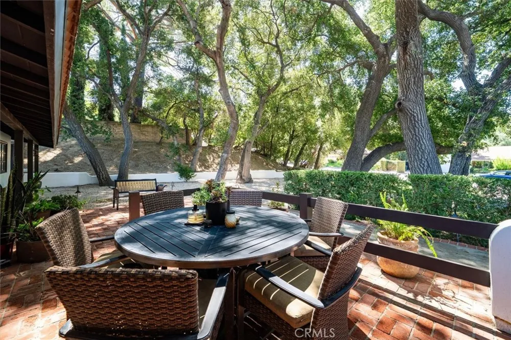 15737 Warm Springs Canyon Country, CA 91387