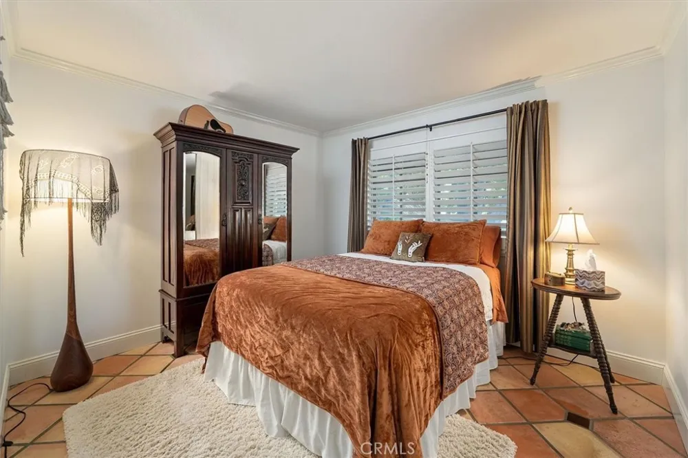 15737 Warm Springs Canyon Country, CA 91387