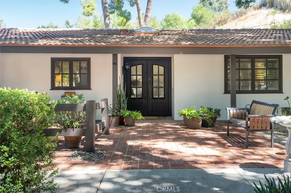 15737 Warm Springs Canyon Country, CA 91387