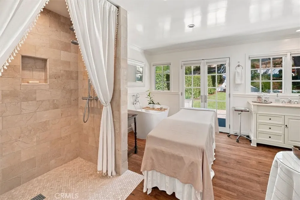 15737 Warm Springs Canyon Country, CA 91387