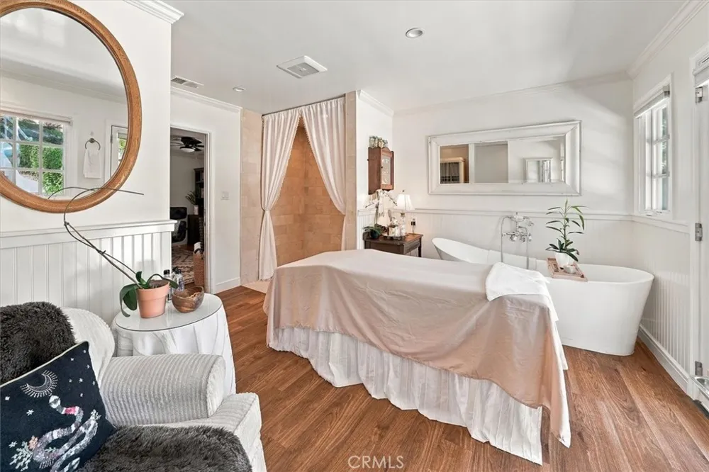 15737 Warm Springs Canyon Country, CA 91387