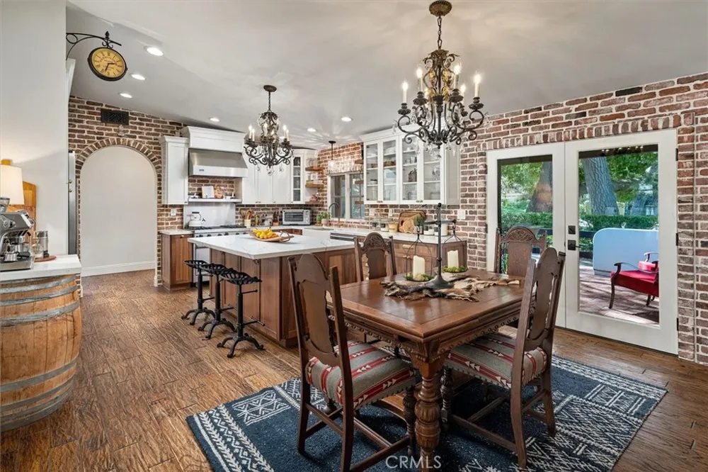 15737 Warm Springs Canyon Country, CA 91387