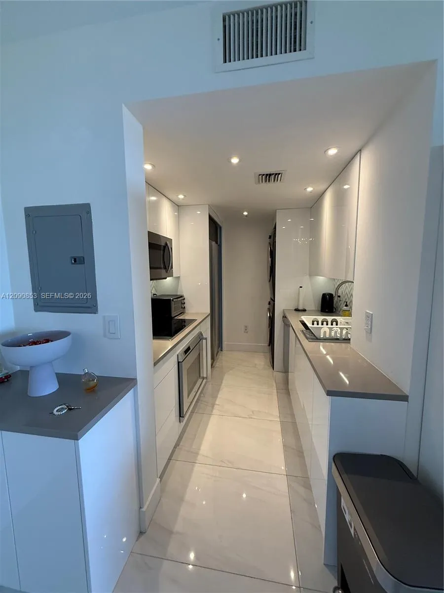 10275 Collins Ave #434 Bal Harbour, FL 33154