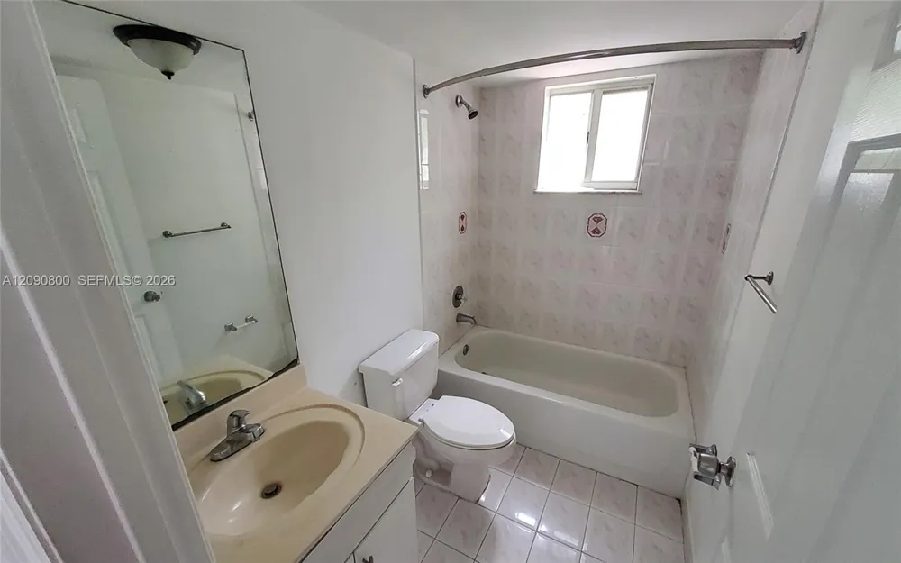 5810 W 18th Ln #101 Hialeah, FL 33012