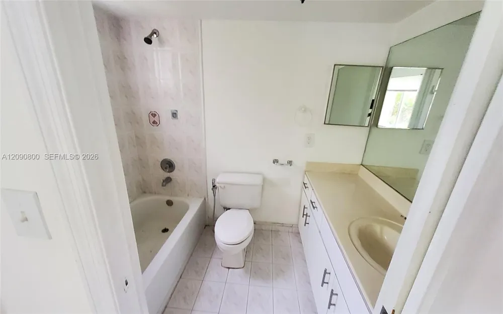 5810 W 18th Ln #101 Hialeah, FL 33012