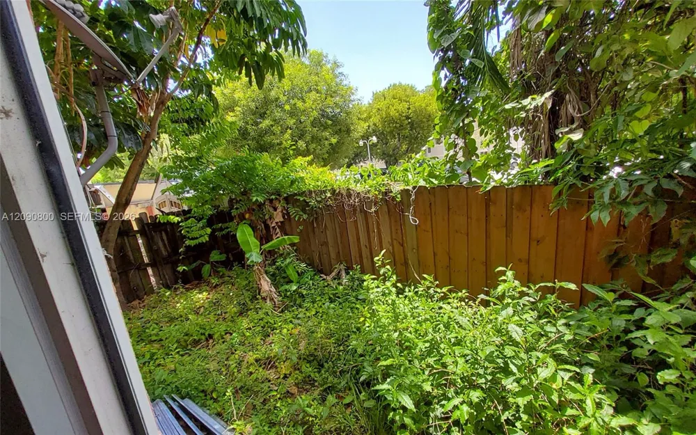 5810 W 18th Ln #101 Hialeah, FL 33012
