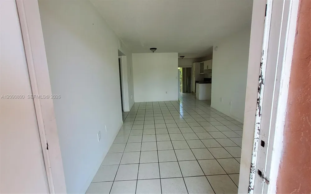 5810 W 18th Ln #101 Hialeah, FL 33012