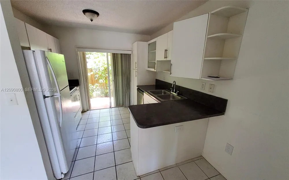 5810 W 18th Ln #101 Hialeah, FL 33012