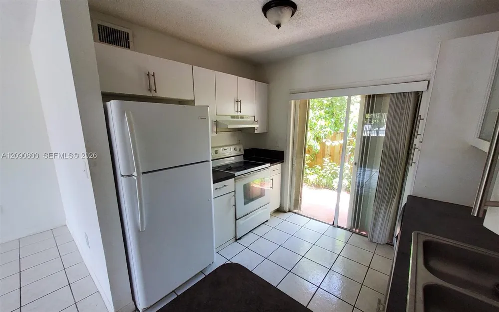 5810 W 18th Ln #101 Hialeah, FL 33012