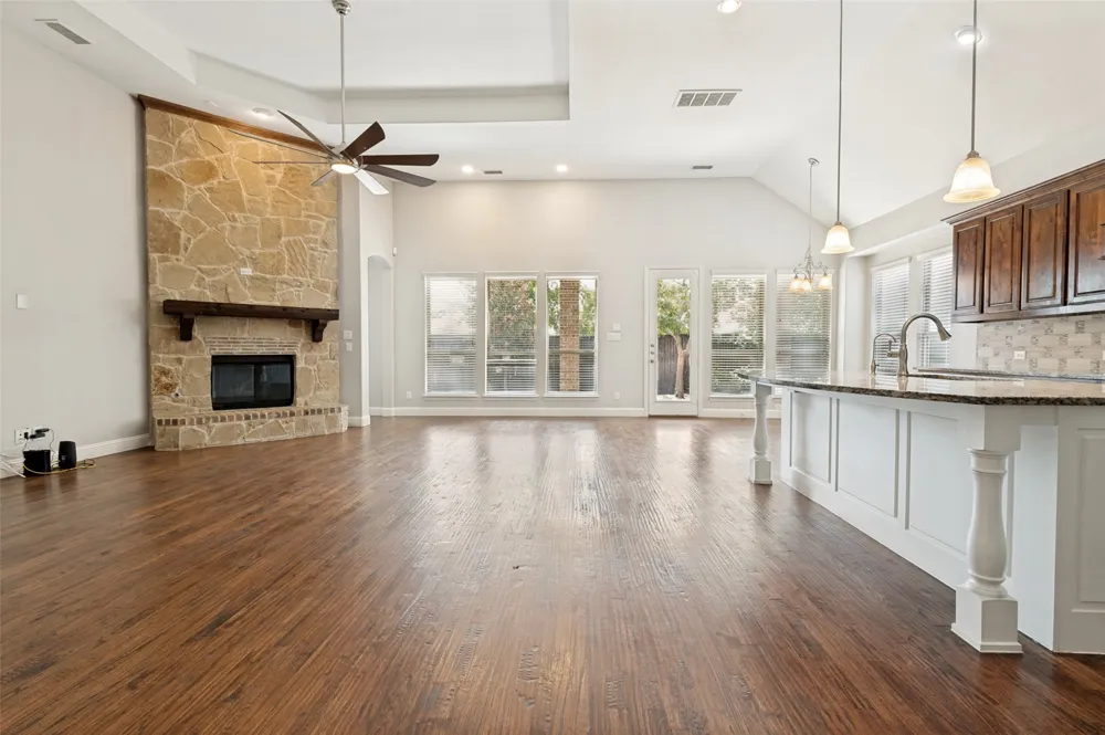 901 Colby Drive Mansfield, TX 76063