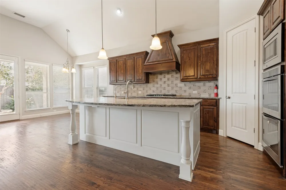 901 Colby Drive Mansfield, TX 76063