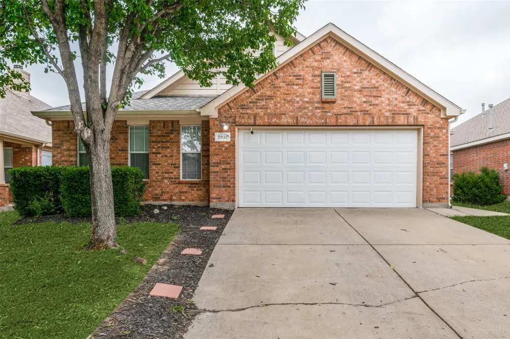 2932 Milby Oaks Drive Fort Worth, TX 76244