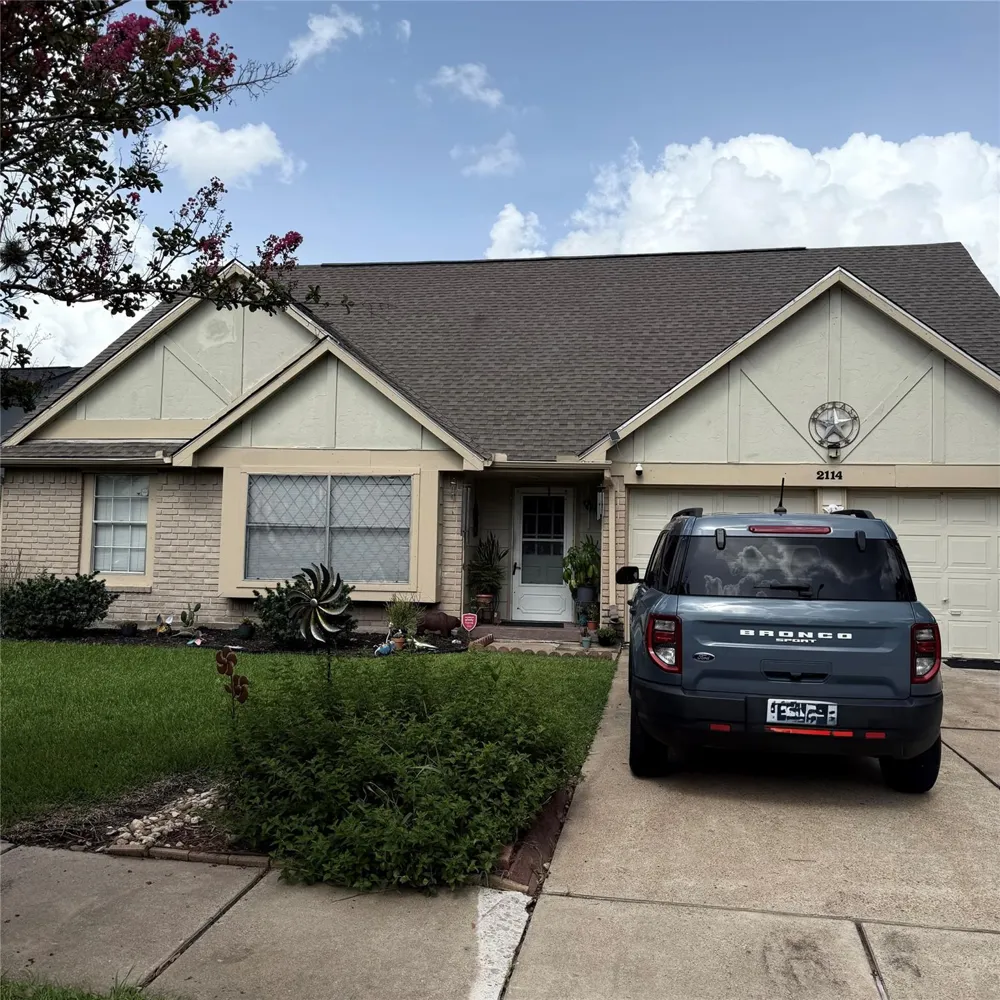 2114 Fountain Drive Sugar Land, TX 77478