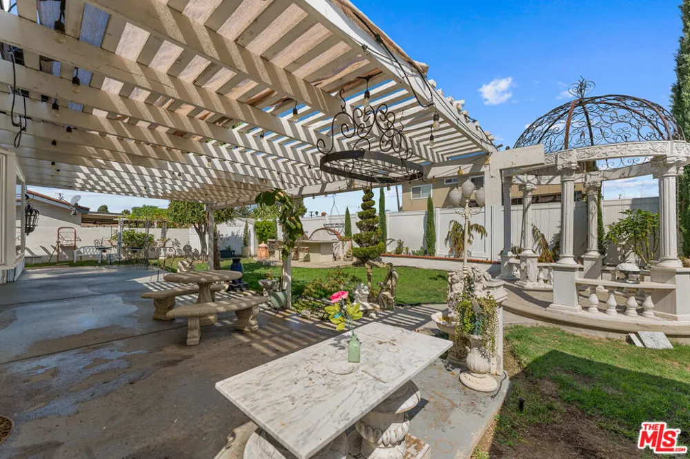 3381 Elma Street Camarillo, CA 93010