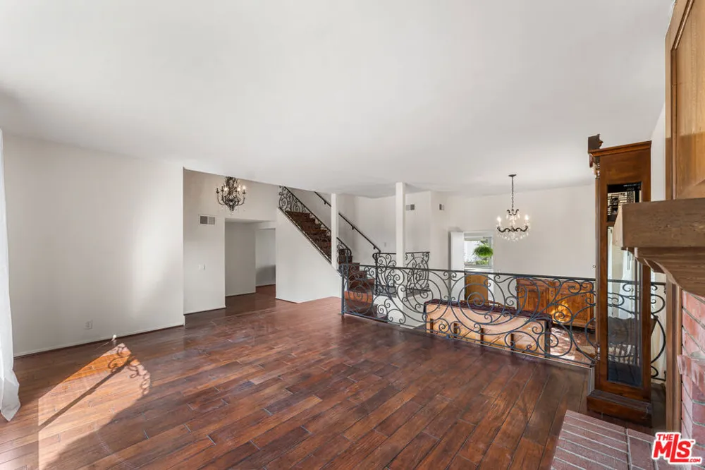 3381 Elma Street Camarillo, CA 93010