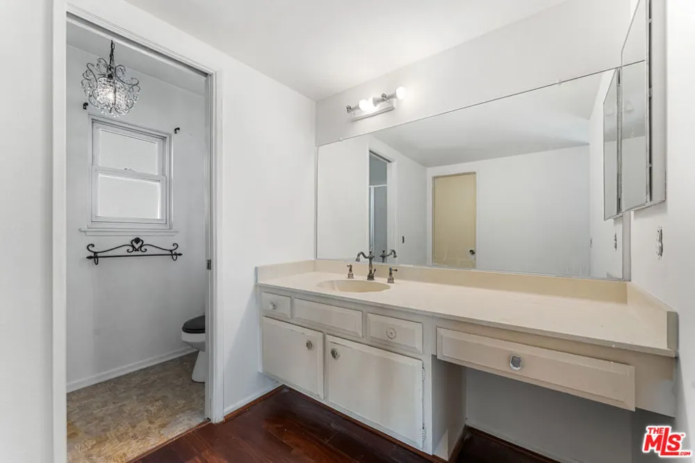 3381 Elma Street Camarillo, CA 93010