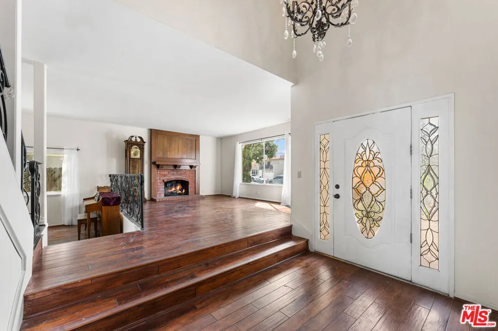 3381 Elma Street Camarillo, CA 93010
