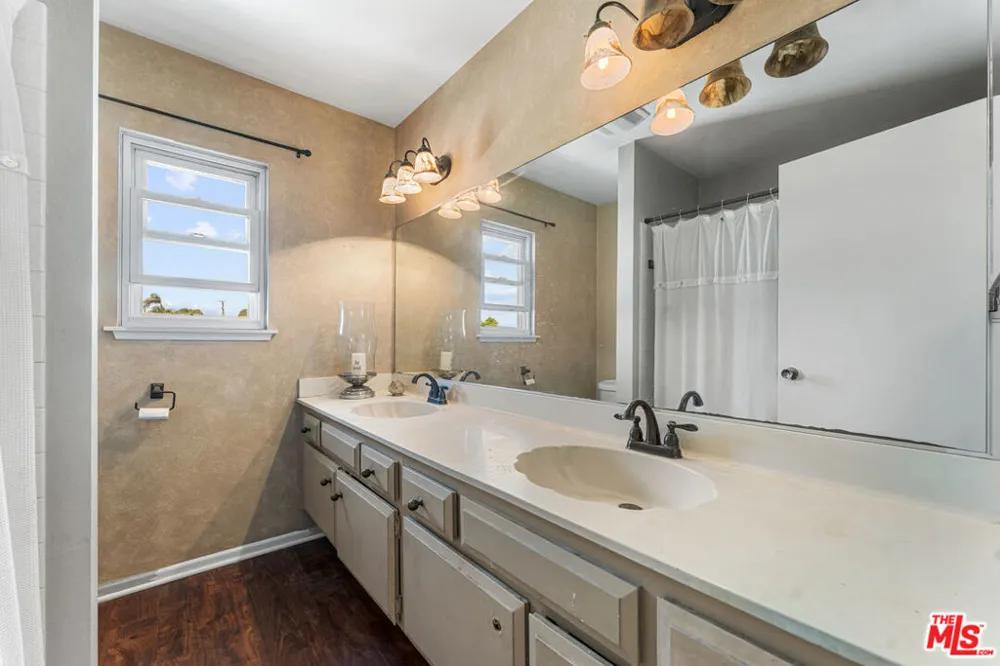 3381 Elma Street Camarillo, CA 93010