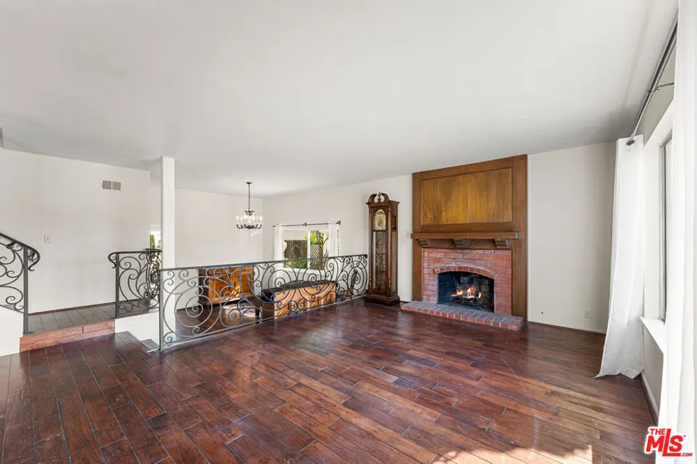 3381 Elma Street Camarillo, CA 93010