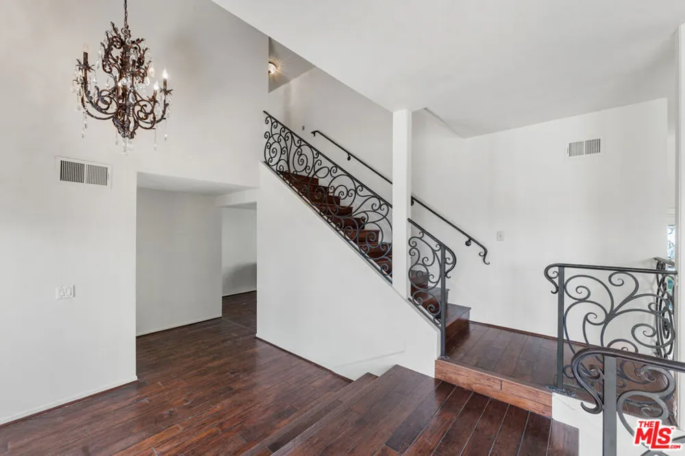 3381 Elma Street Camarillo, CA 93010