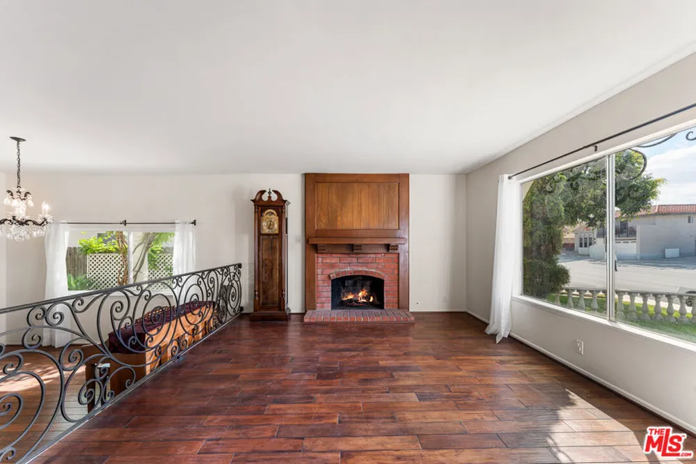 3381 Elma Street Camarillo, CA 93010