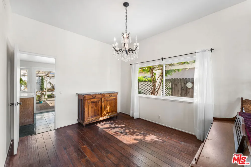 3381 Elma Street Camarillo, CA 93010
