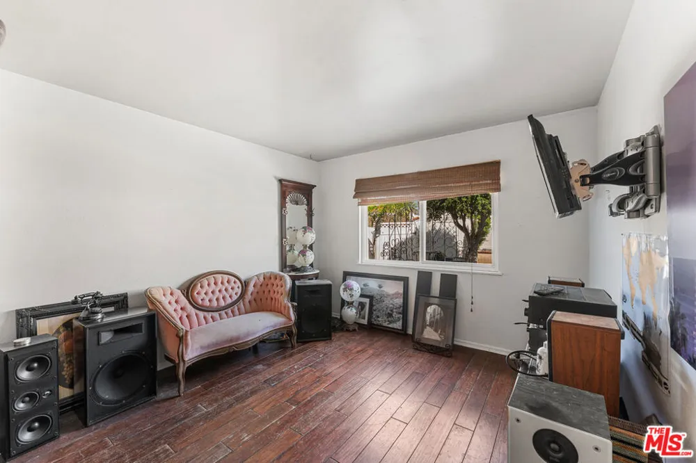 3381 Elma Street Camarillo, CA 93010