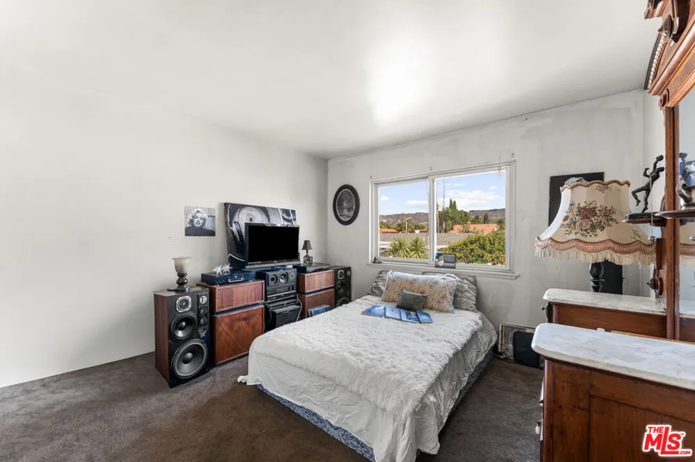 3381 Elma Street Camarillo, CA 93010