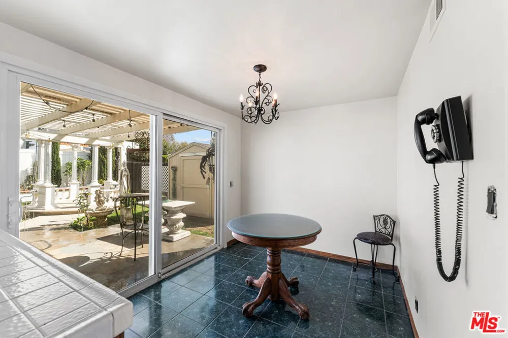 3381 Elma Street Camarillo, CA 93010