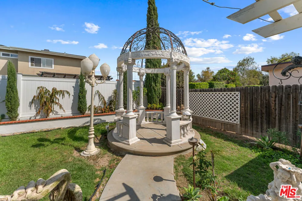 3381 Elma Street Camarillo, CA 93010
