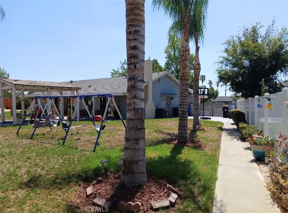 2457 Fillmore Rialto, CA 92377