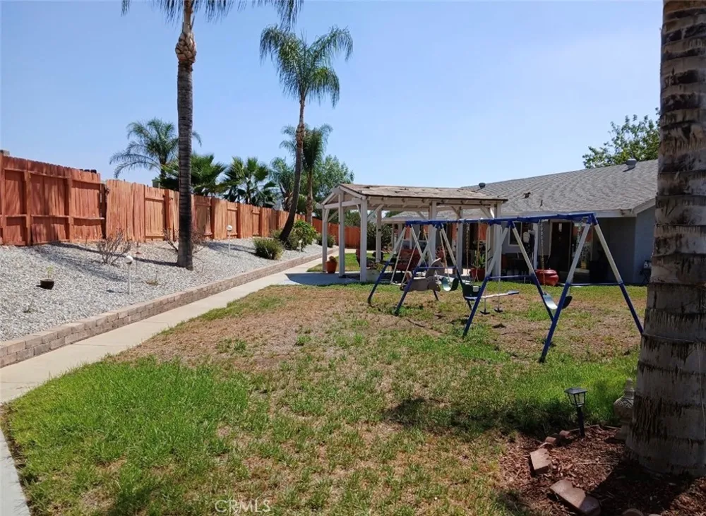2457 Fillmore Rialto, CA 92377
