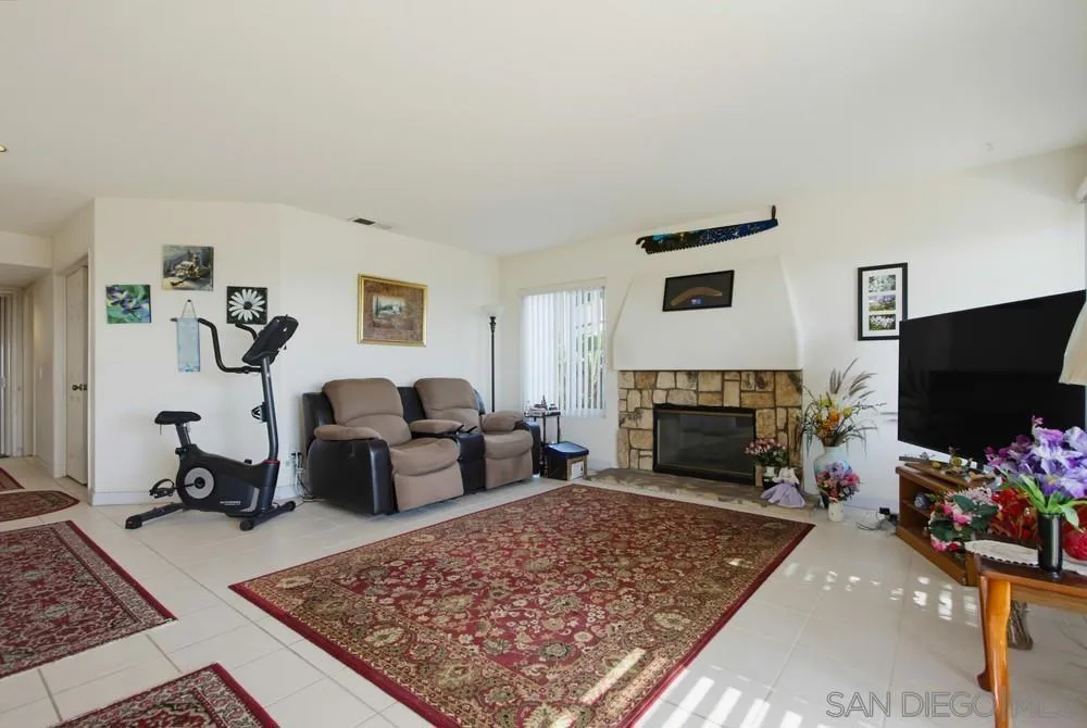 9306 Laurentian San Diego, CA 92129