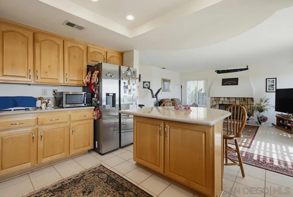 9306 Laurentian San Diego, CA 92129