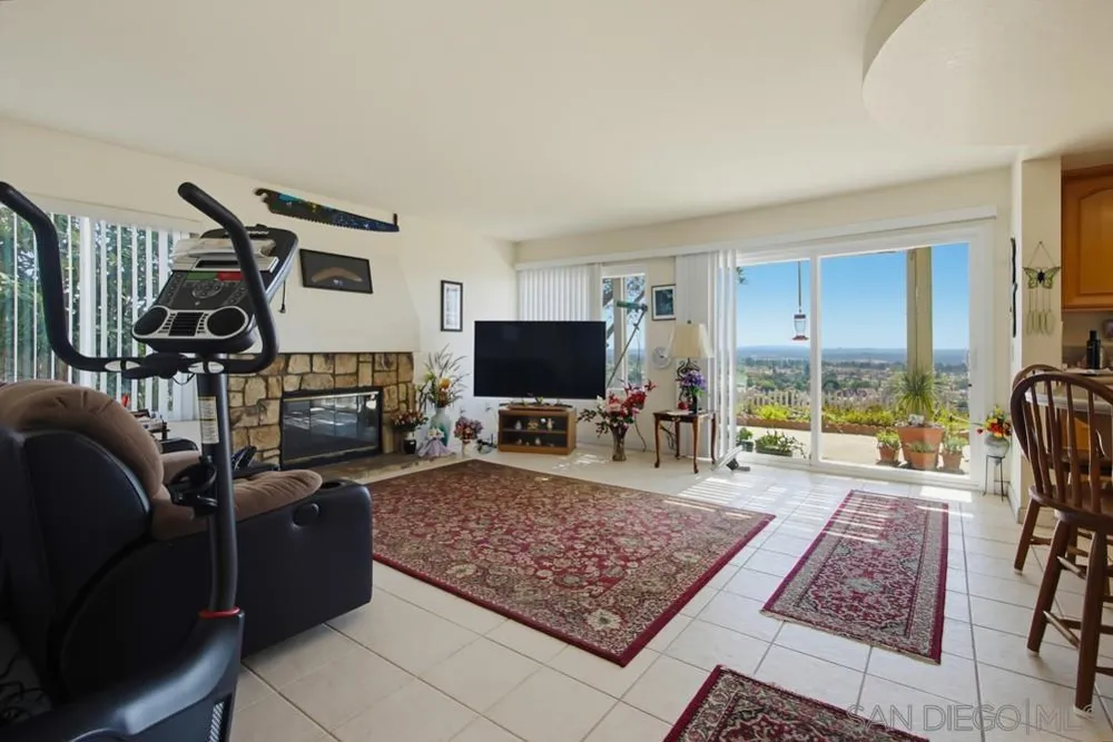 9306 Laurentian San Diego, CA 92129
