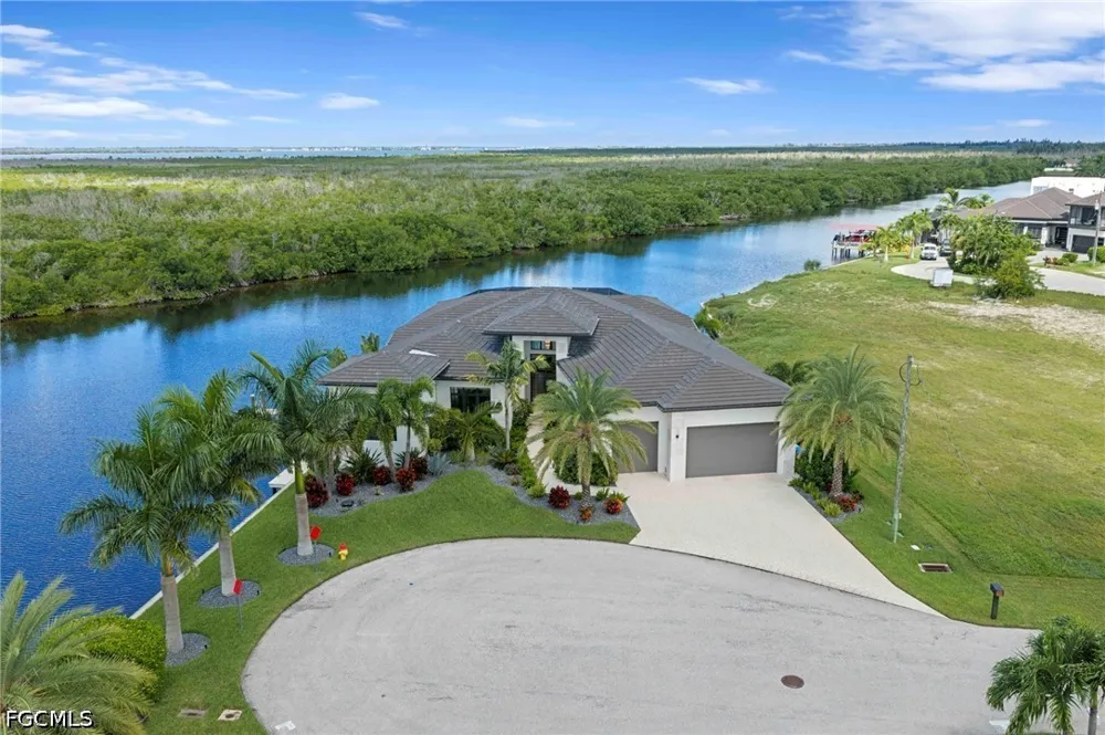SW 28th Lane Cape Coral, FL 33914