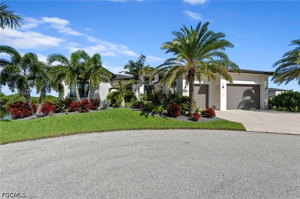 SW 28th Lane Cape Coral, FL 33914