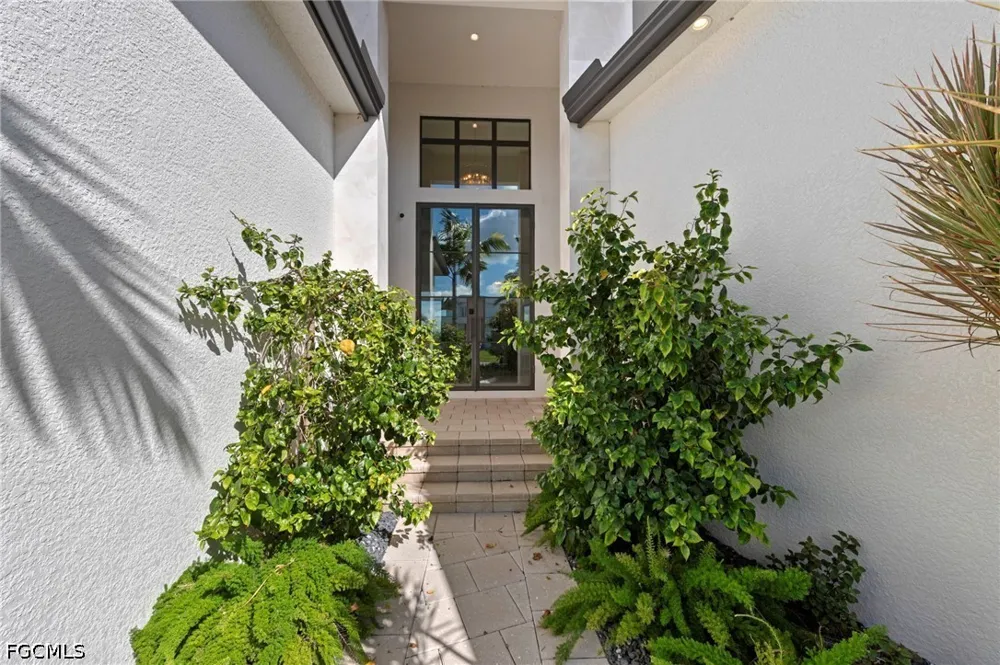 SW 28th Lane Cape Coral, FL 33914